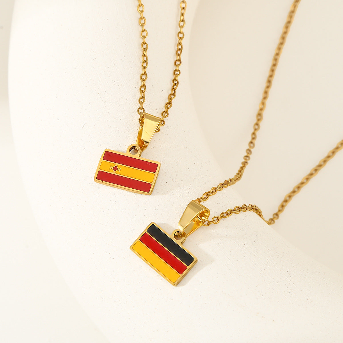 National Flag Pendant Made Of 304 Stainless Steel Featuring Enamel Craftsmanship