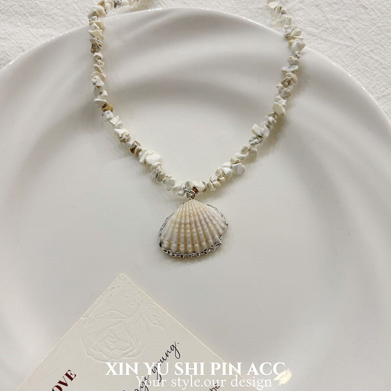 Beaded Shell Necklace For Women Featuring Alloy Pendant, Made With Mixed Materials, Perfect For Beach Wear