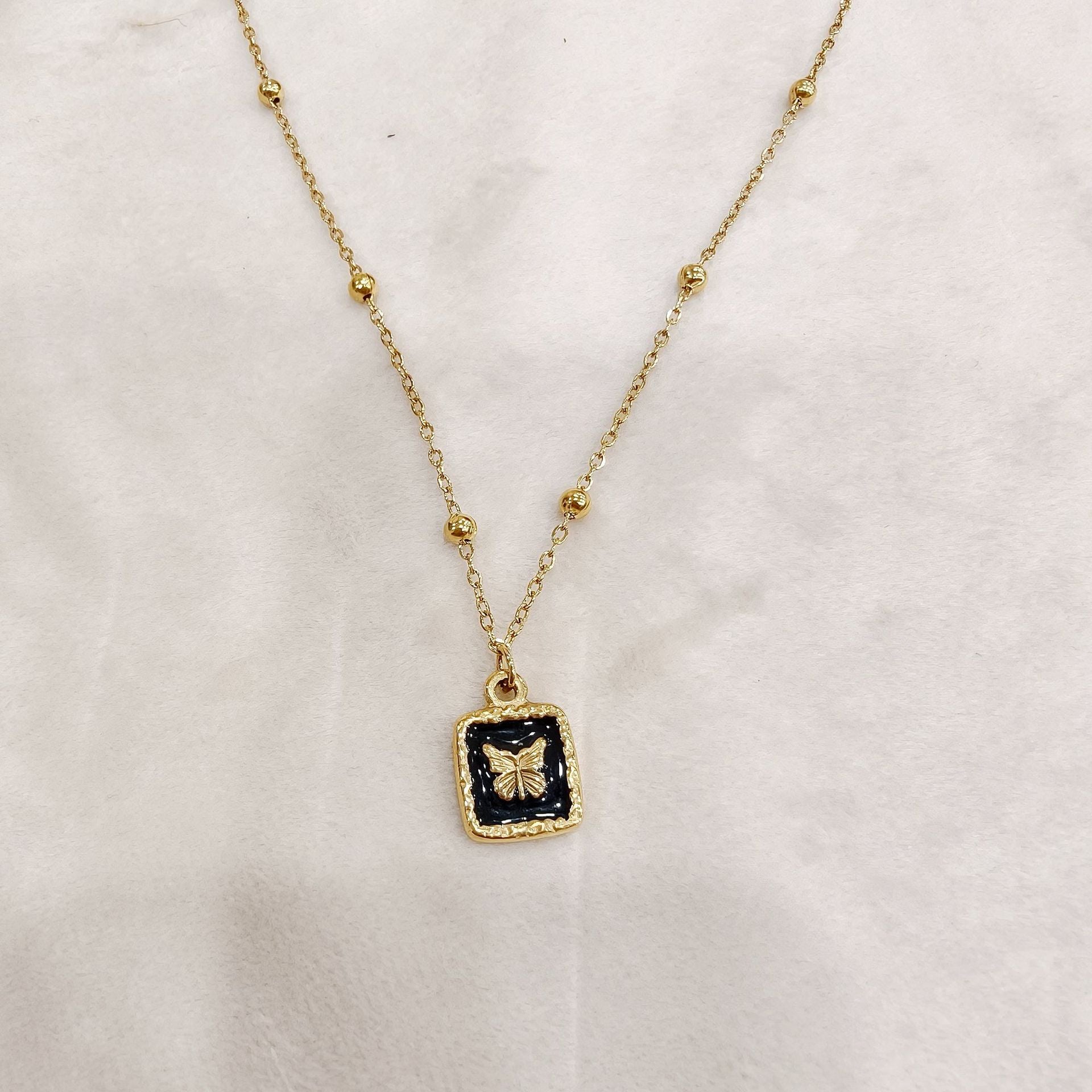 Heart Shape Pendant Necklace In 304 Stainless Steel With PVD Coated 18K Real Gold Plated Finish For Adults, Perfect For Daily Wear