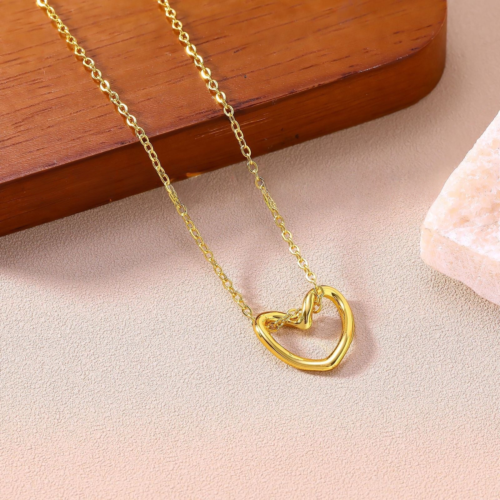 Heart Shape Twist Pendant Necklace For Women With 304 Stainless Steel Chain And Pendant