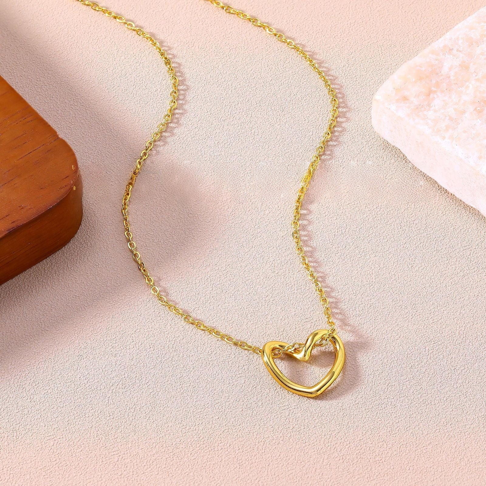 Heart Shape Twist Pendant Necklace For Women With 304 Stainless Steel Chain And Pendant