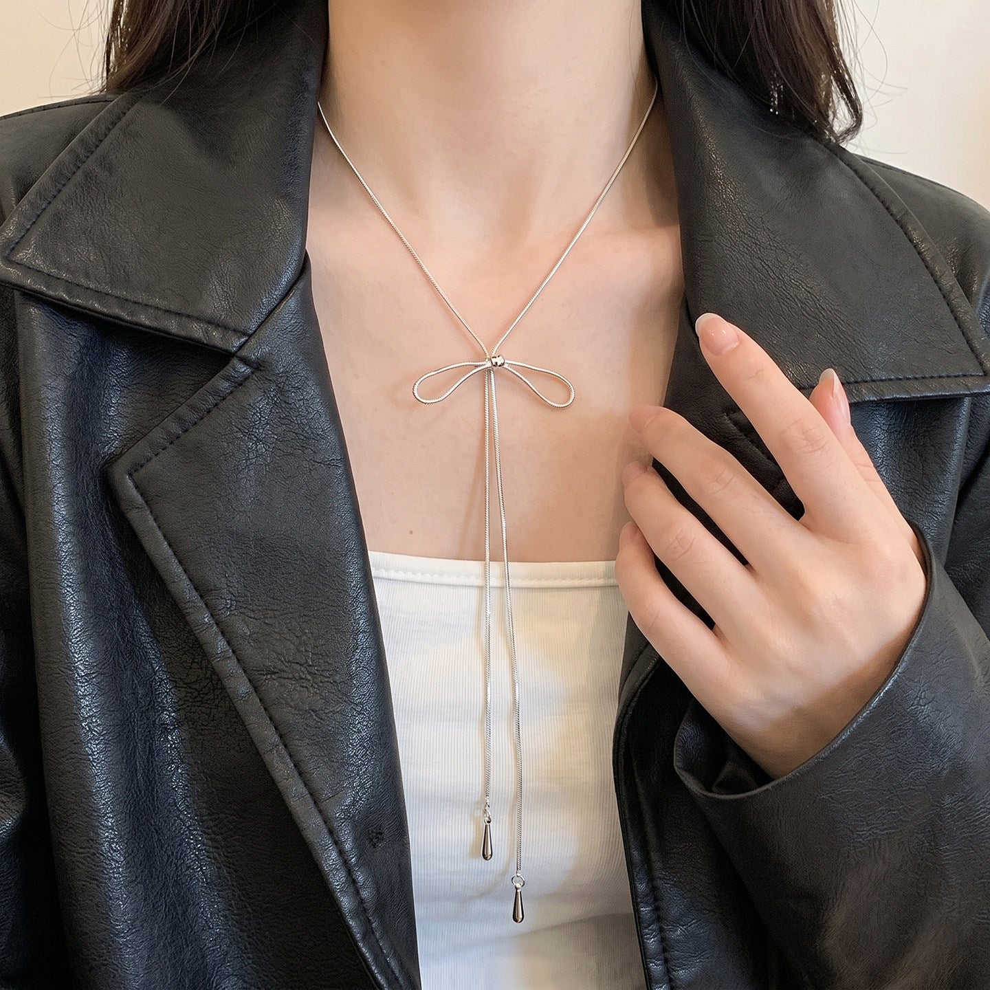 Ocean Silver Bohemian Sweater Chain Necklace For Women With Leather Rope Chain And Alloy Pendant