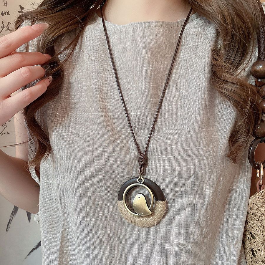 Ocean Silver Bohemian Sweater Chain Necklace For Women With Leather Rope Chain And Alloy Pendant