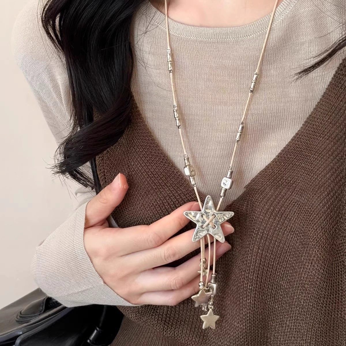 Ocean Silver Bohemian Sweater Chain Necklace For Women With Leather Rope Chain And Alloy Pendant