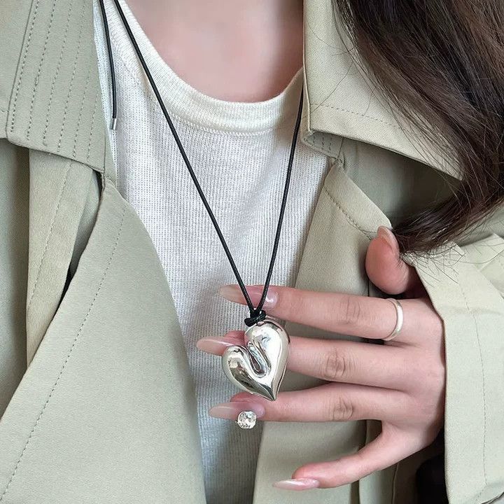 Ocean Silver Bohemian Sweater Chain Necklace For Women With Leather Rope Chain And Alloy Pendant