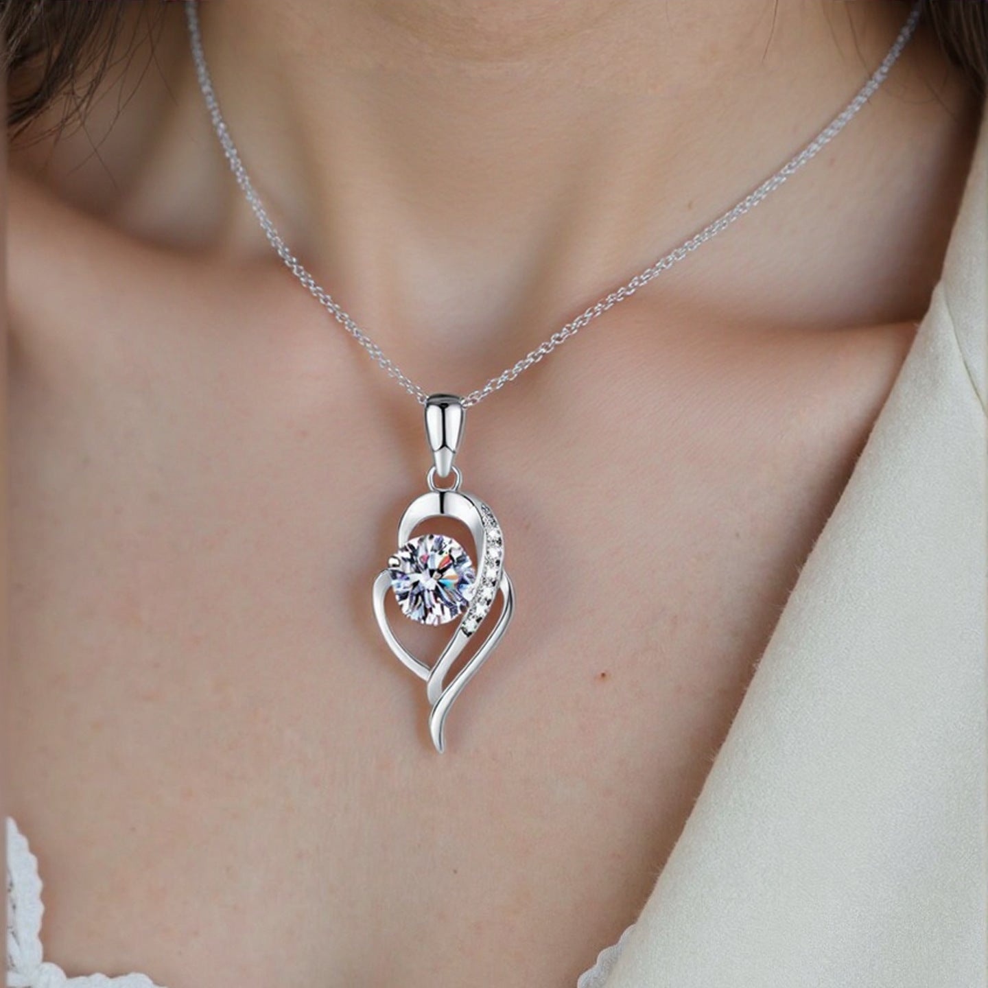 Heart Shape Pendant Necklace For Women In Copper With Zircon Inlay And Cable Chain