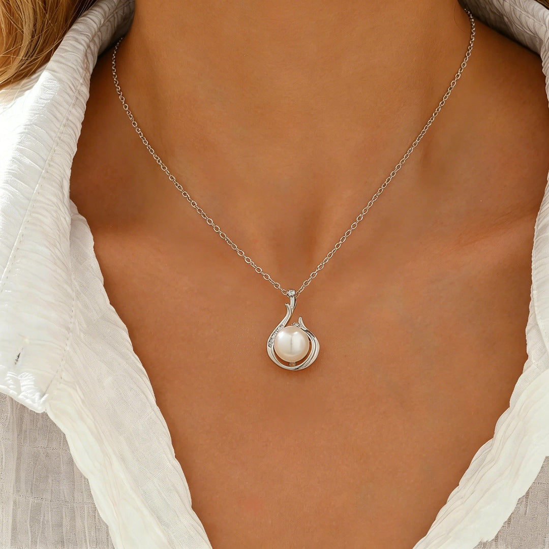 Heart Shape Necklace For Women With 304 Stainless Steel Chain And Copper Pendant Inlaid With Zircon