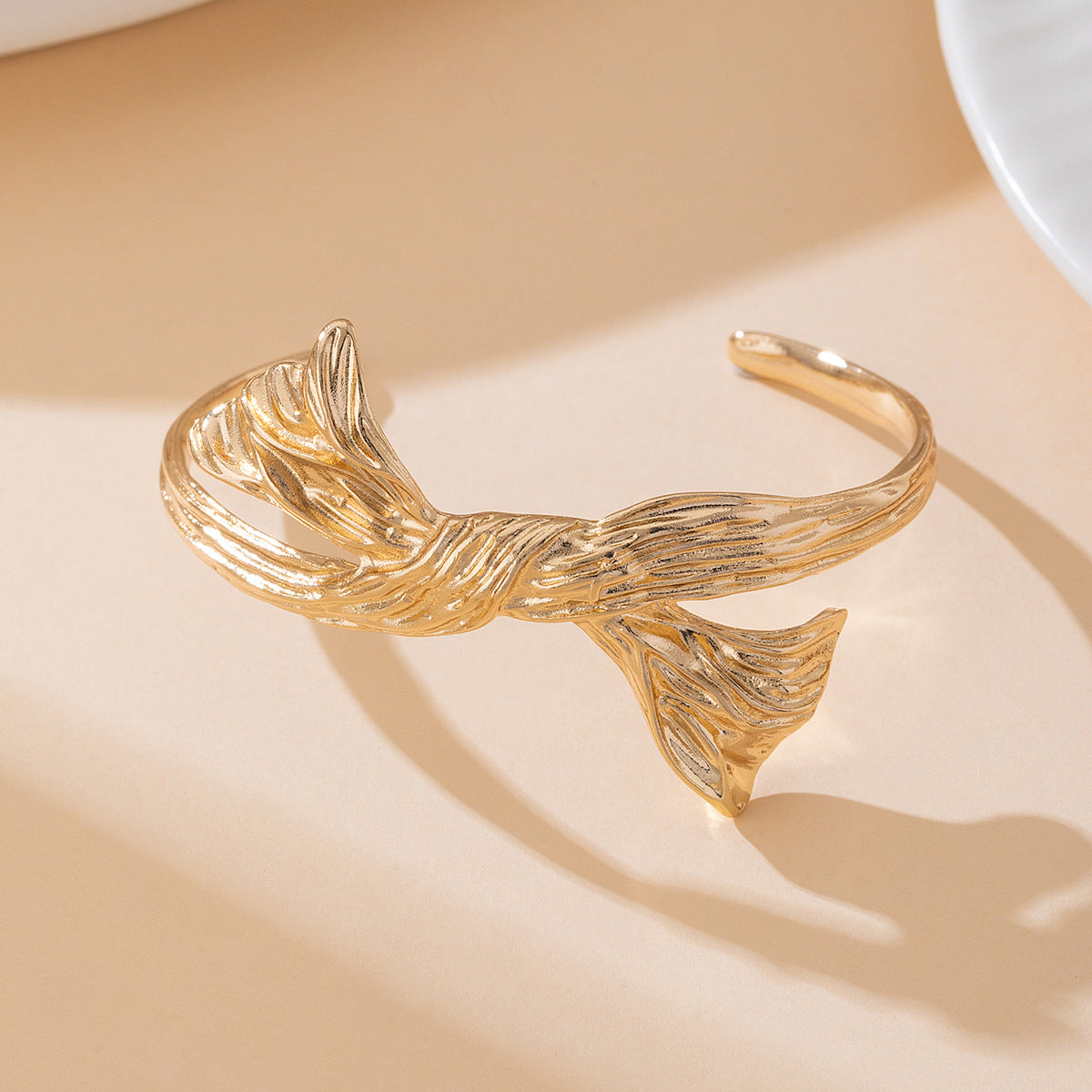 Geometric Gold Alloy Bangle Featuring Electroplated Finish, Perfect For Office Wear