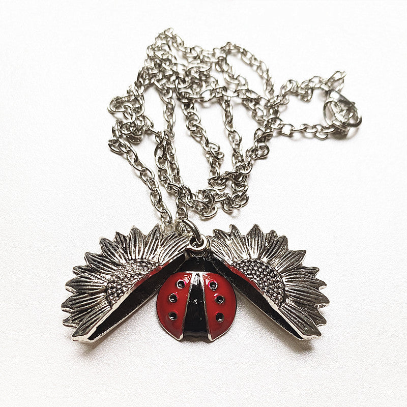 Bohemian Sunflower Necklace For Women With Electroplated Alloy Pendant On Cable Chain