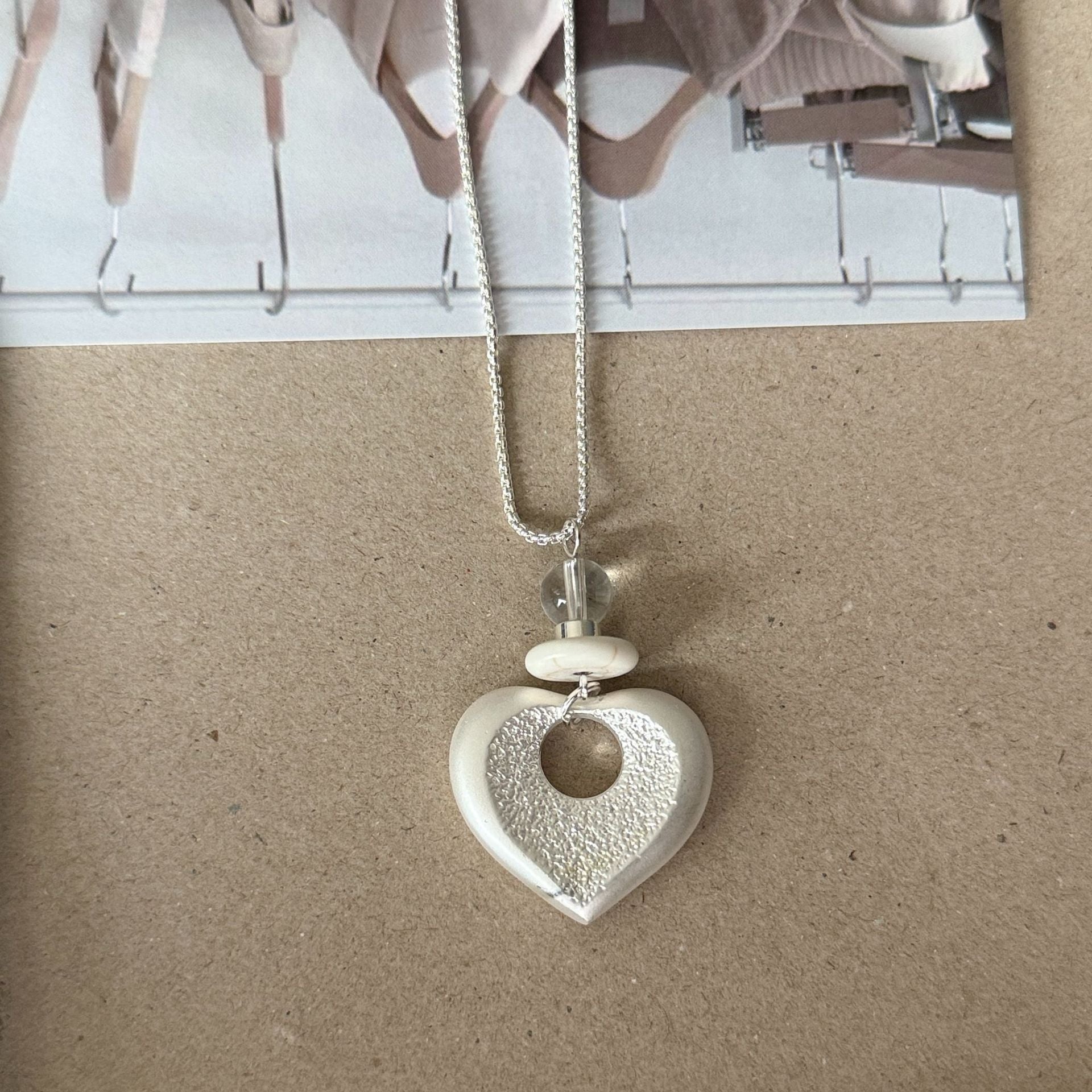 New Style Heart Shape Necklace In Gold With Alloy Pendant Featuring Crystal Inlay For Unisex