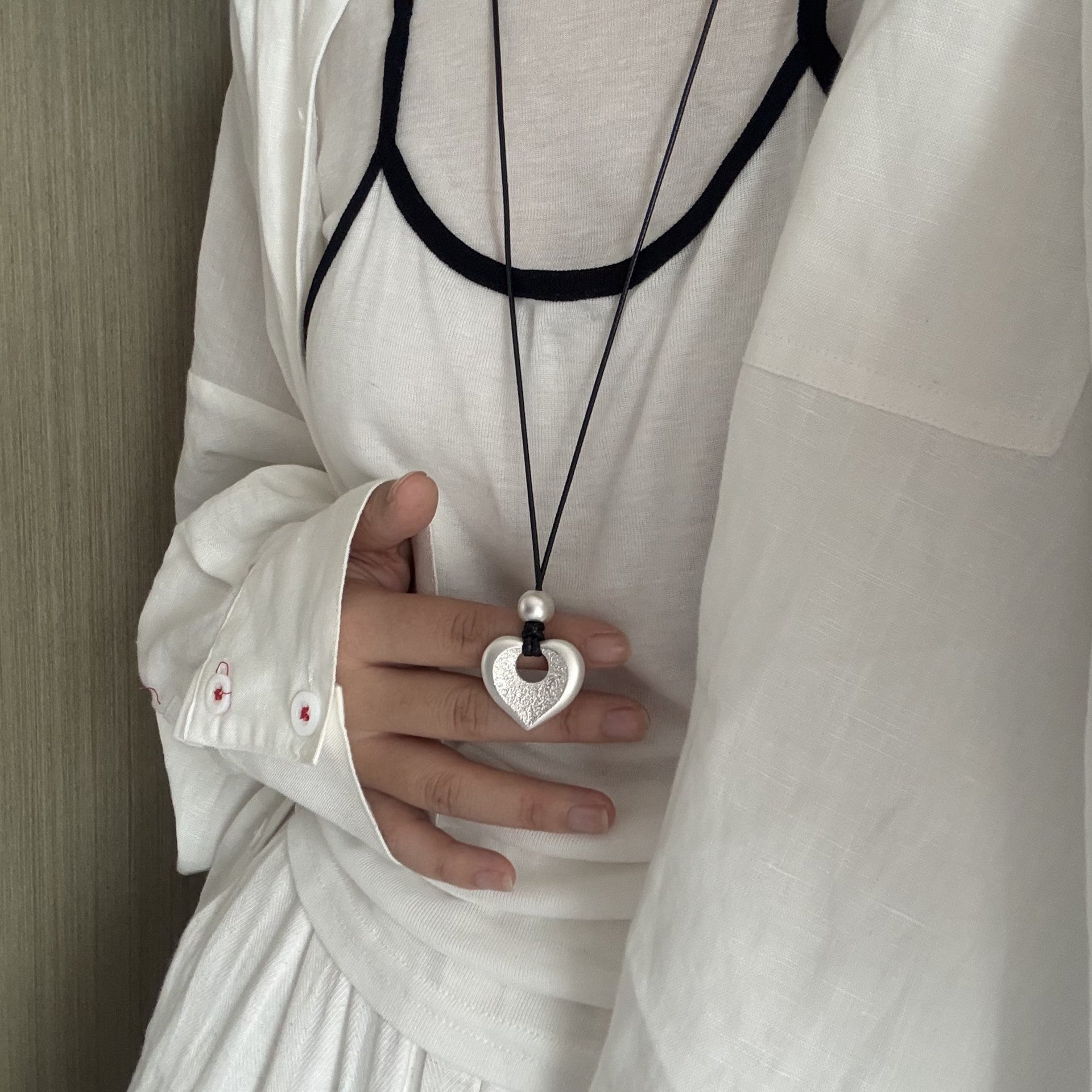 New Style Heart Shape Necklace In Gold With Alloy Pendant Featuring Crystal Inlay For Unisex