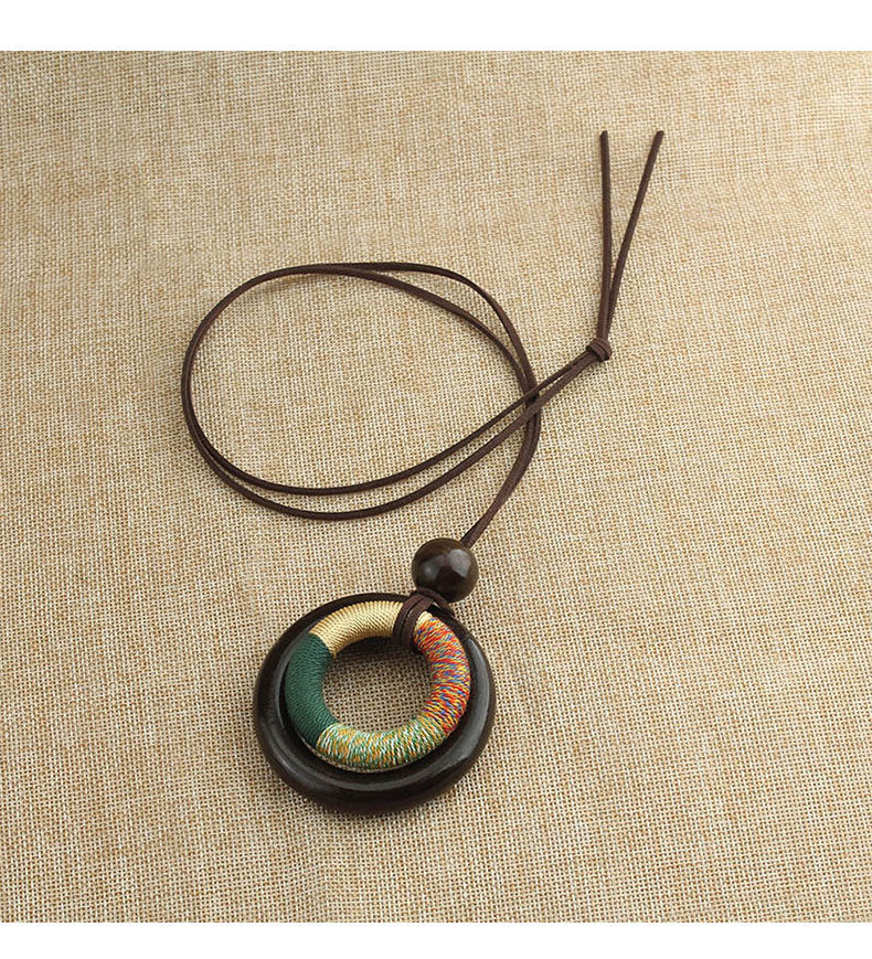 Handmade Vintage Style Multicolor Wood Circle Pendant Necklace For Women With Twisted Rope Chain