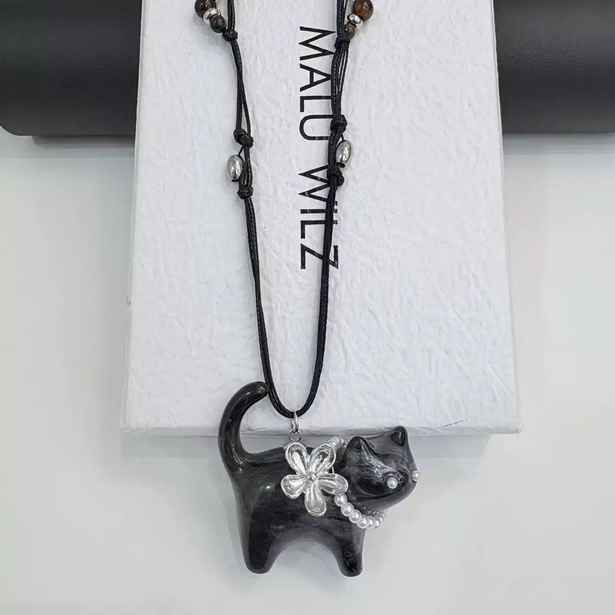 Long Cat Pattern Necklace For Women With Glass Braid And Woven Rope Chain Featuring Resin Pendant
