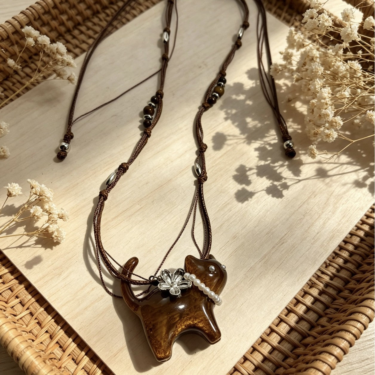 Long Cat Pattern Necklace For Women With Glass Braid And Woven Rope Chain Featuring Resin Pendant