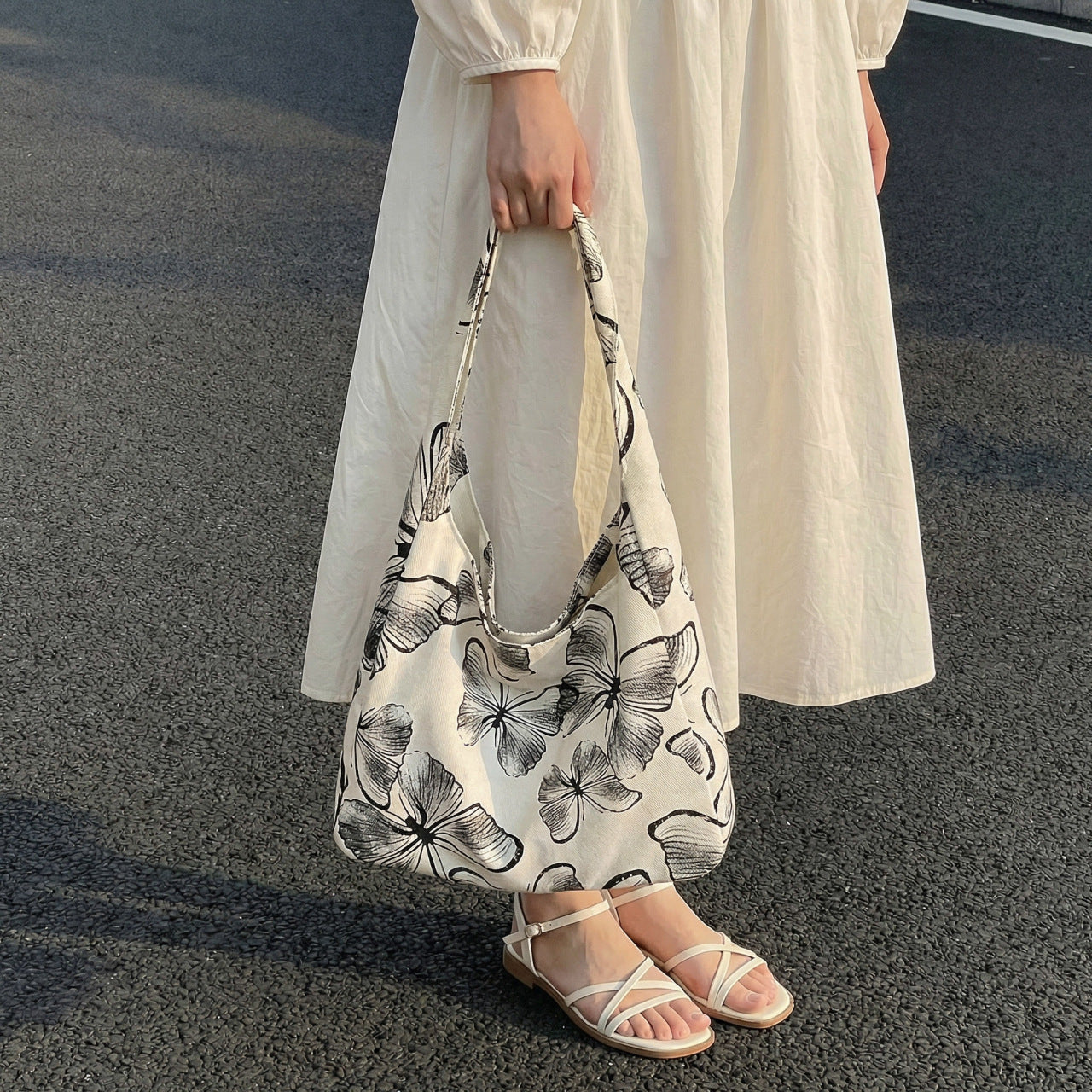 Butterfly Square Polyester Shoulder Bag For Women With Single Shoulder Strap And Large Capacity