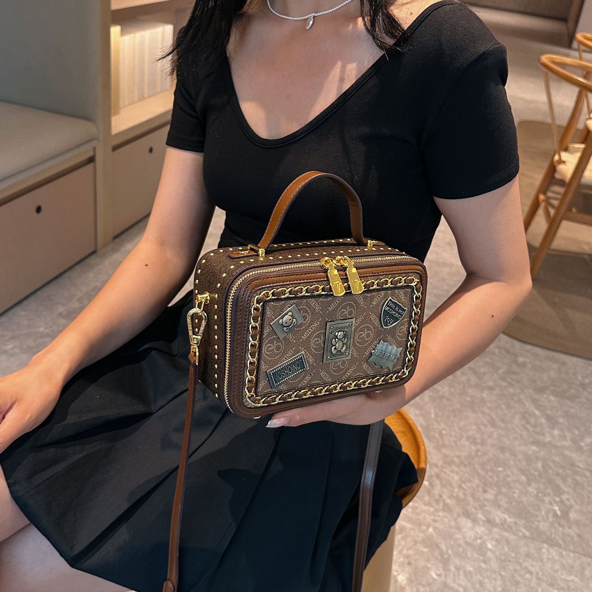 Color Block Square PU Leather Shoulder Bag For Women With Sewing Thread Detail And Single Shoulder Strap