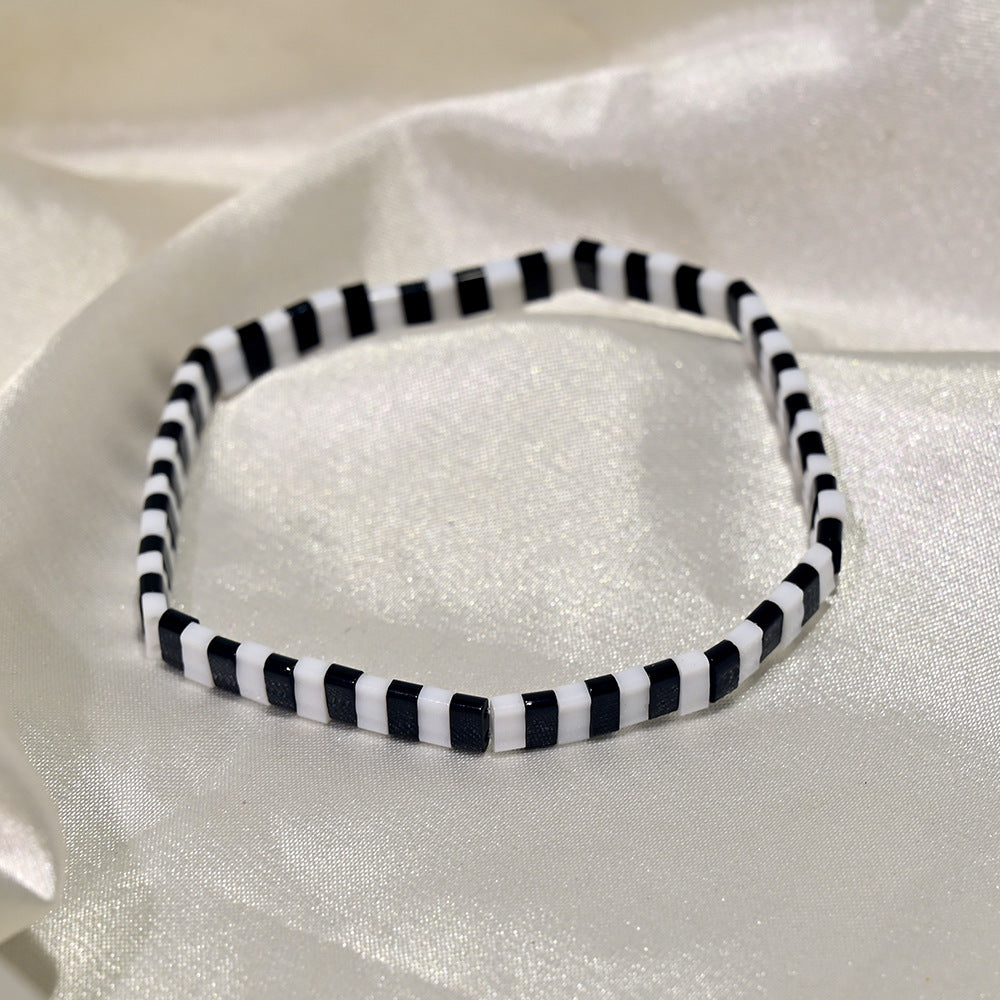 Ethnic Style Quadrilateral Beaded Bracelet For Women In Glass Color Featuring Glass Inlay Material