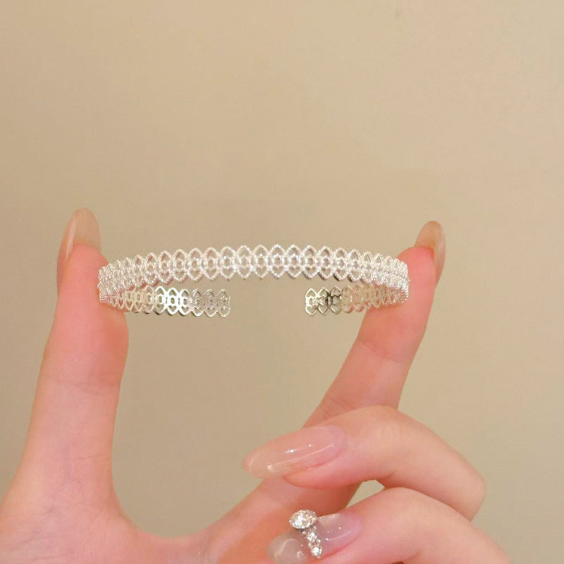 Lace Silver Plated Copper Bracelet For Women With Electroplated Gold Plating Process