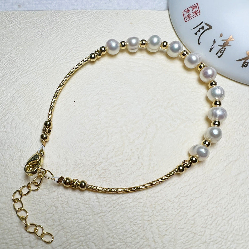 Freshwater Pearl Bracelet For Women With 5-6mm White Pearls Featuring Beading Craft