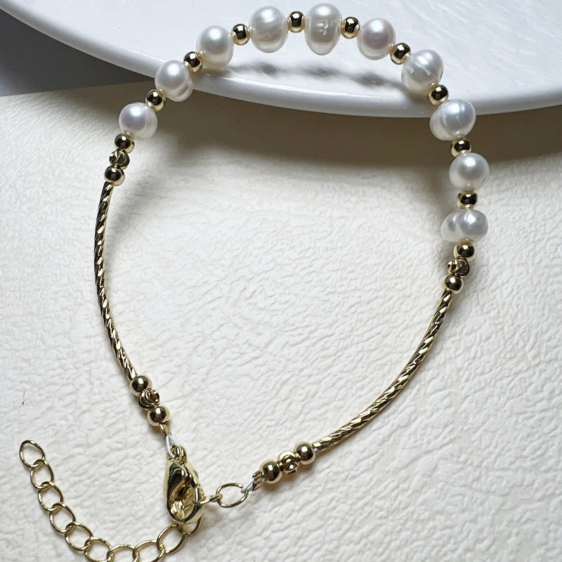 Freshwater Pearl Bracelet For Women With 5-6mm White Pearls Featuring Beading Craft