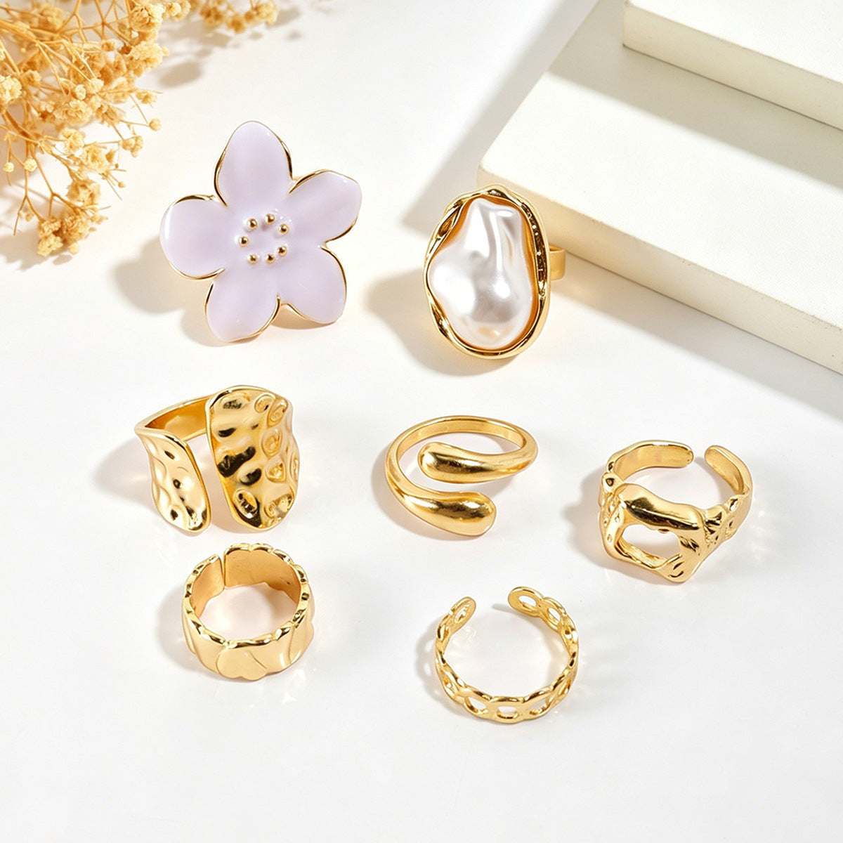 Set Of 7 Baroque Style Open Rings For Women In Gold With Asymmetrical Design And Imitation Pearl Inlay