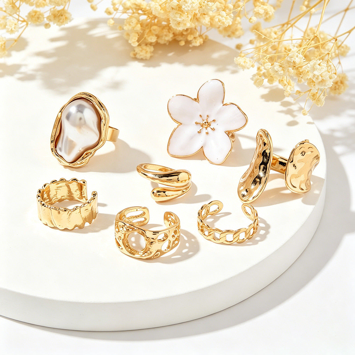 Set Of 7 Baroque Style Open Rings For Women In Gold With Asymmetrical Design And Imitation Pearl Inlay