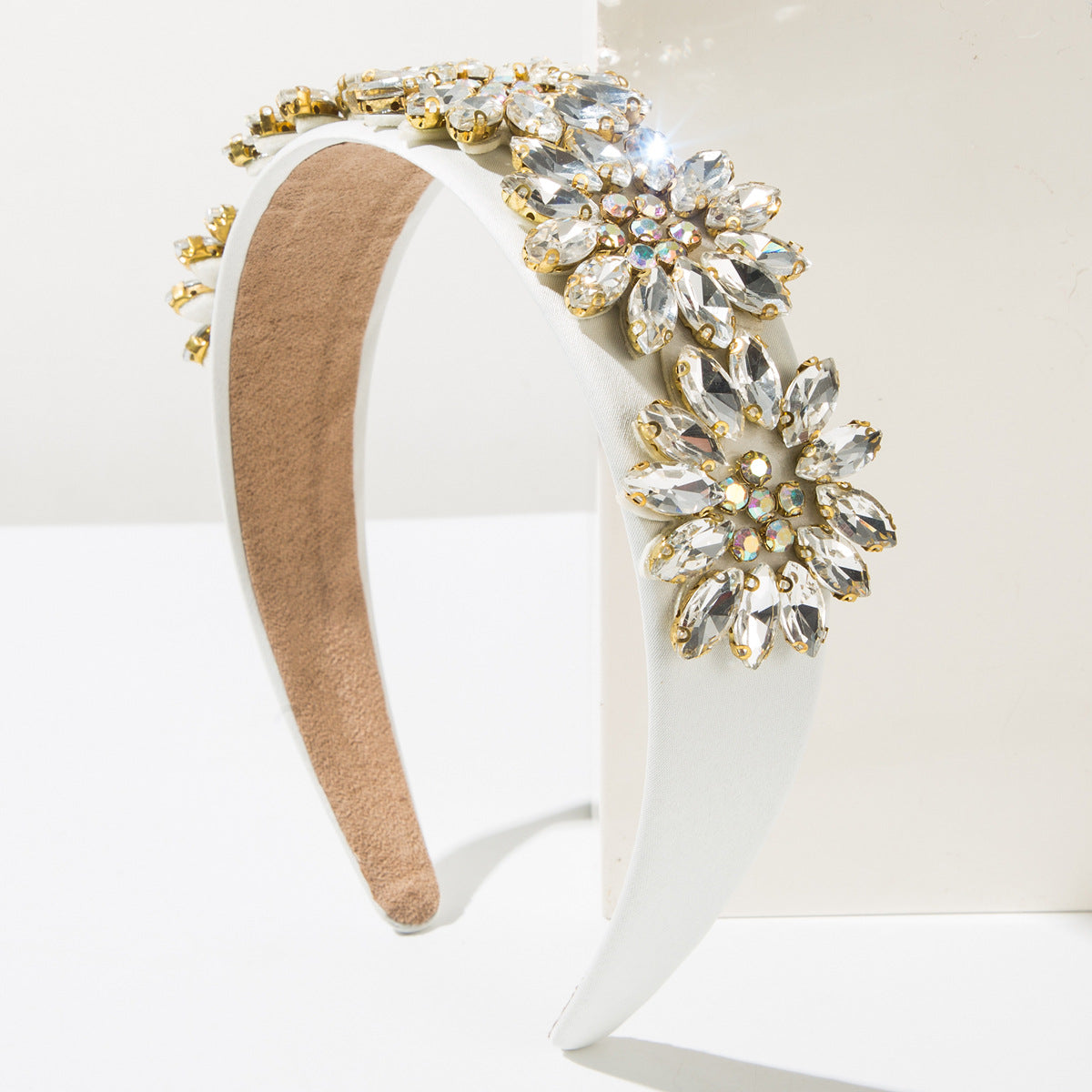 Baroque Style Flowers Jewelry Headband For Women In White Alloy With Rhinestone Inlay
