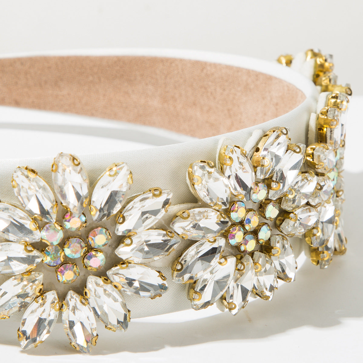 Baroque Style Flowers Jewelry Headband For Women In White Alloy With Rhinestone Inlay