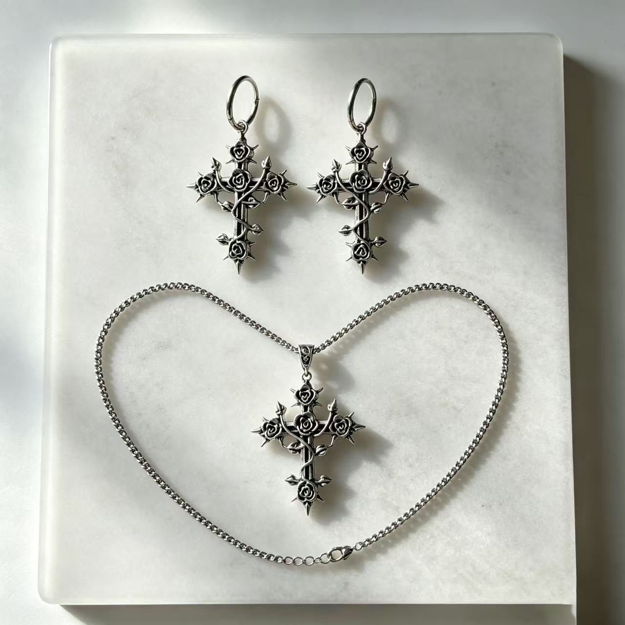 Gothic Rose Necklace Unisex Alloy Jewelry Set Featuring Electroplated Finish