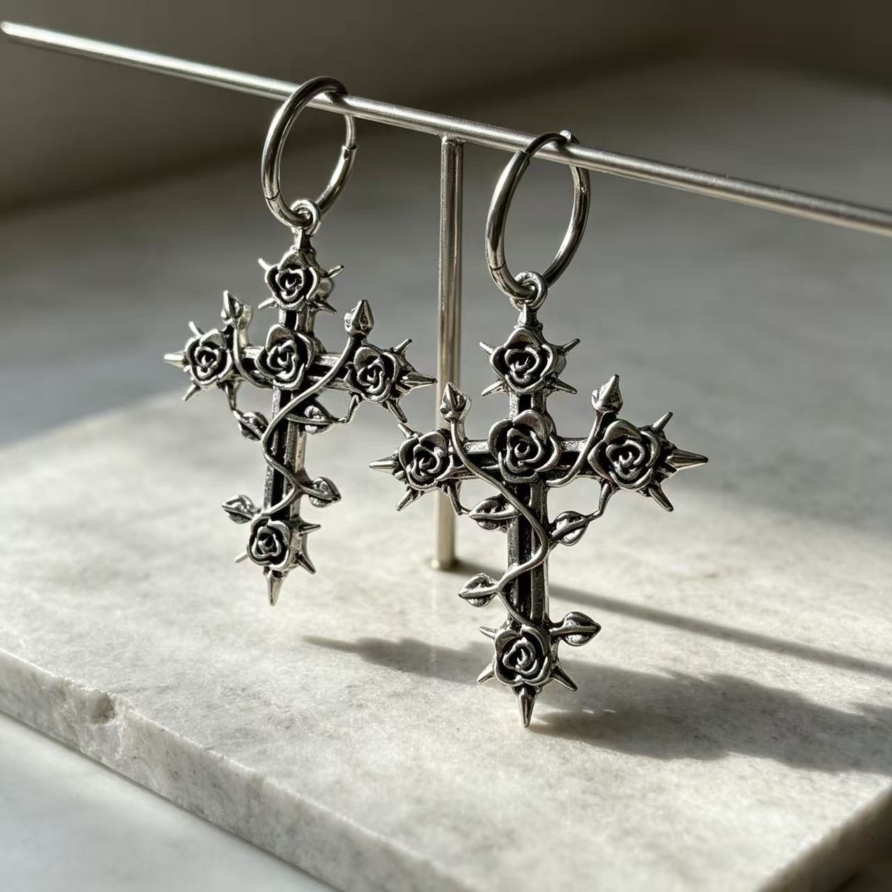 Gothic Rose Necklace Unisex Alloy Jewelry Set Featuring Electroplated Finish