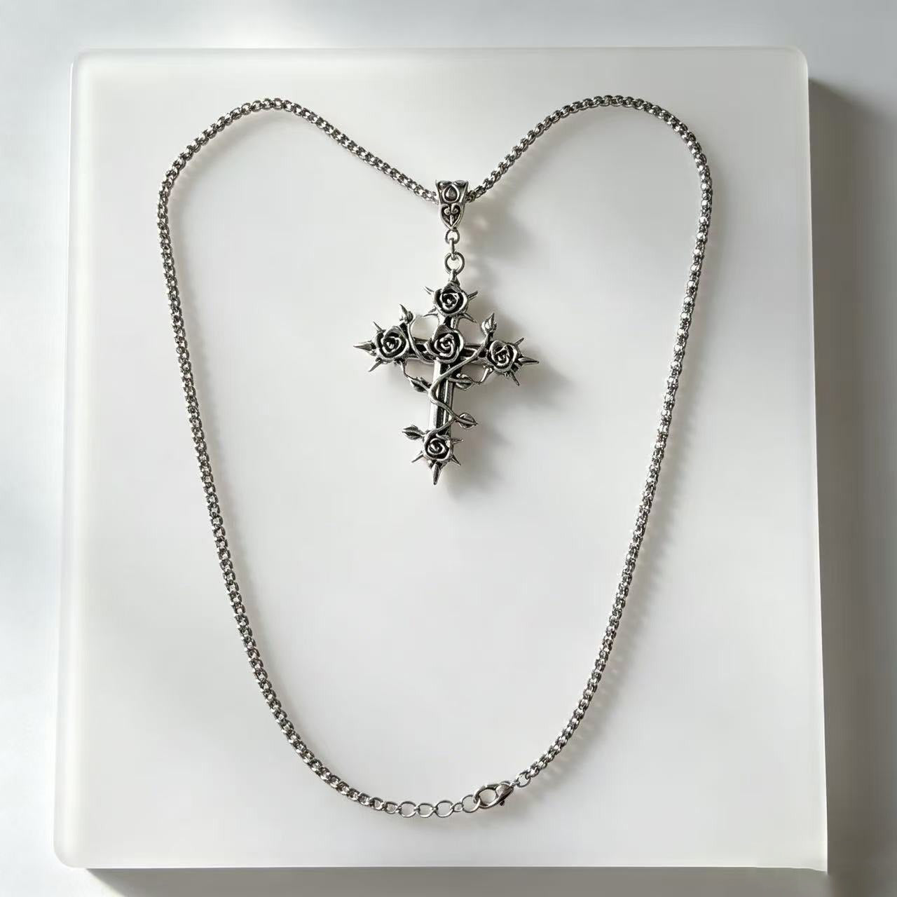Gothic Rose Necklace Unisex Alloy Jewelry Set Featuring Electroplated Finish