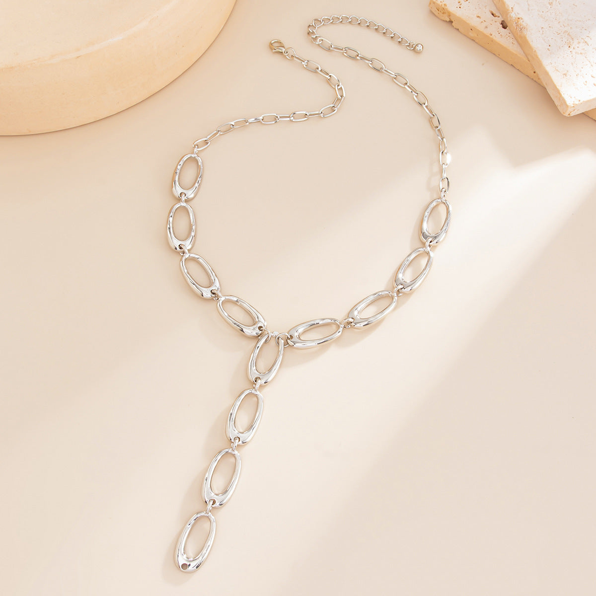 Oval Gold Y-Necklace Lariat Necklace For Women In Zinc Alloy Chain With Electroplated Finish And Alloy Pendant