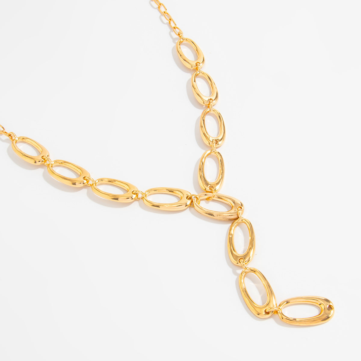 Oval Gold Y-Necklace Lariat Necklace For Women In Zinc Alloy Chain With Electroplated Finish And Alloy Pendant