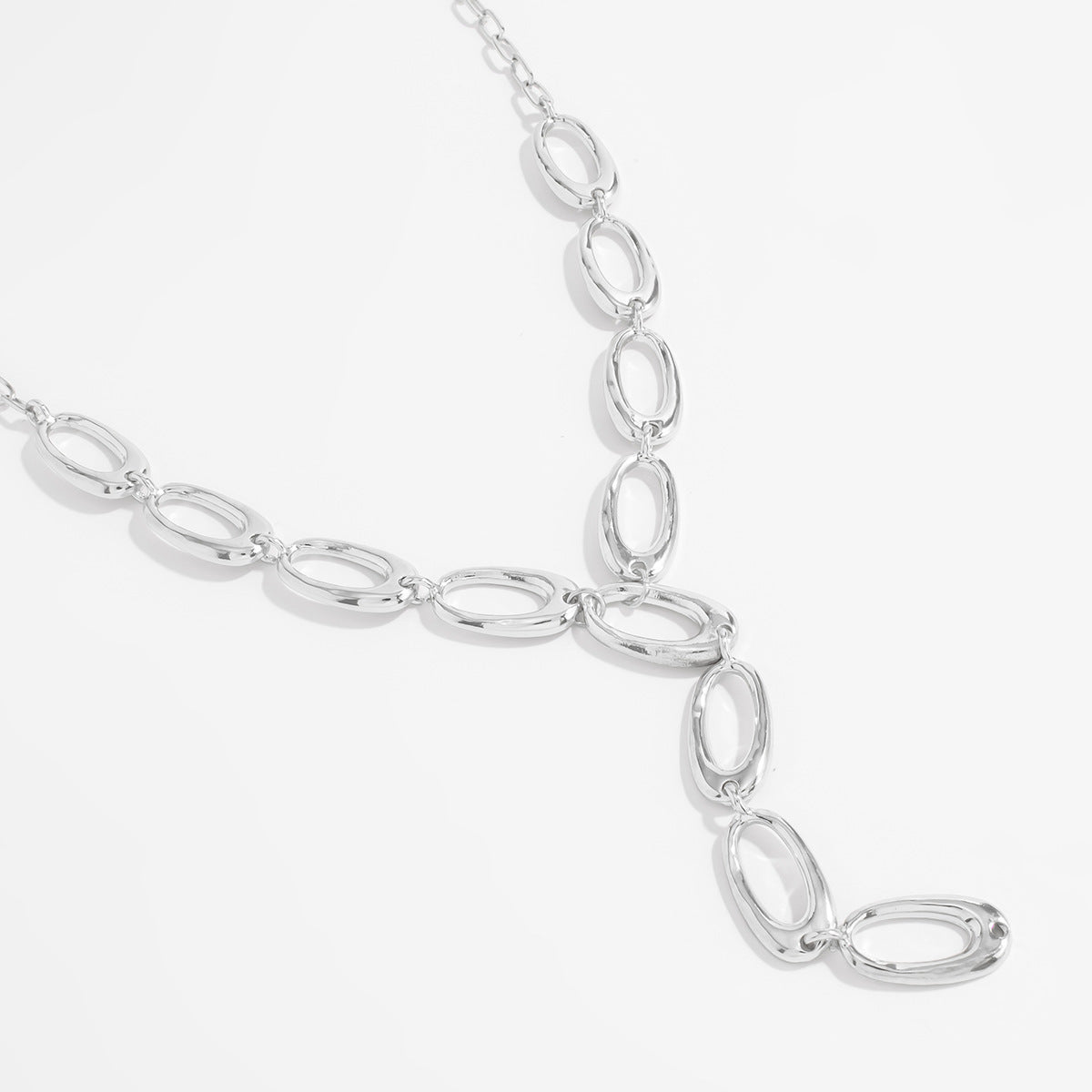 Oval Gold Y-Necklace Lariat Necklace For Women In Zinc Alloy Chain With Electroplated Finish And Alloy Pendant
