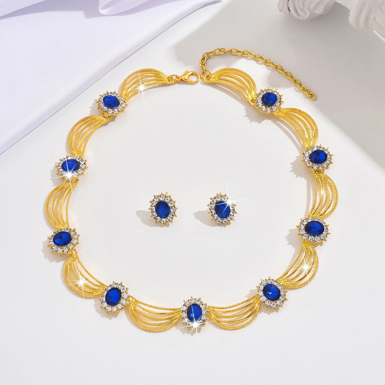 Luxurious Geometric Jewelry Set For Women Featuring Rhinestones And Alloy Material, 2 Pieces Set