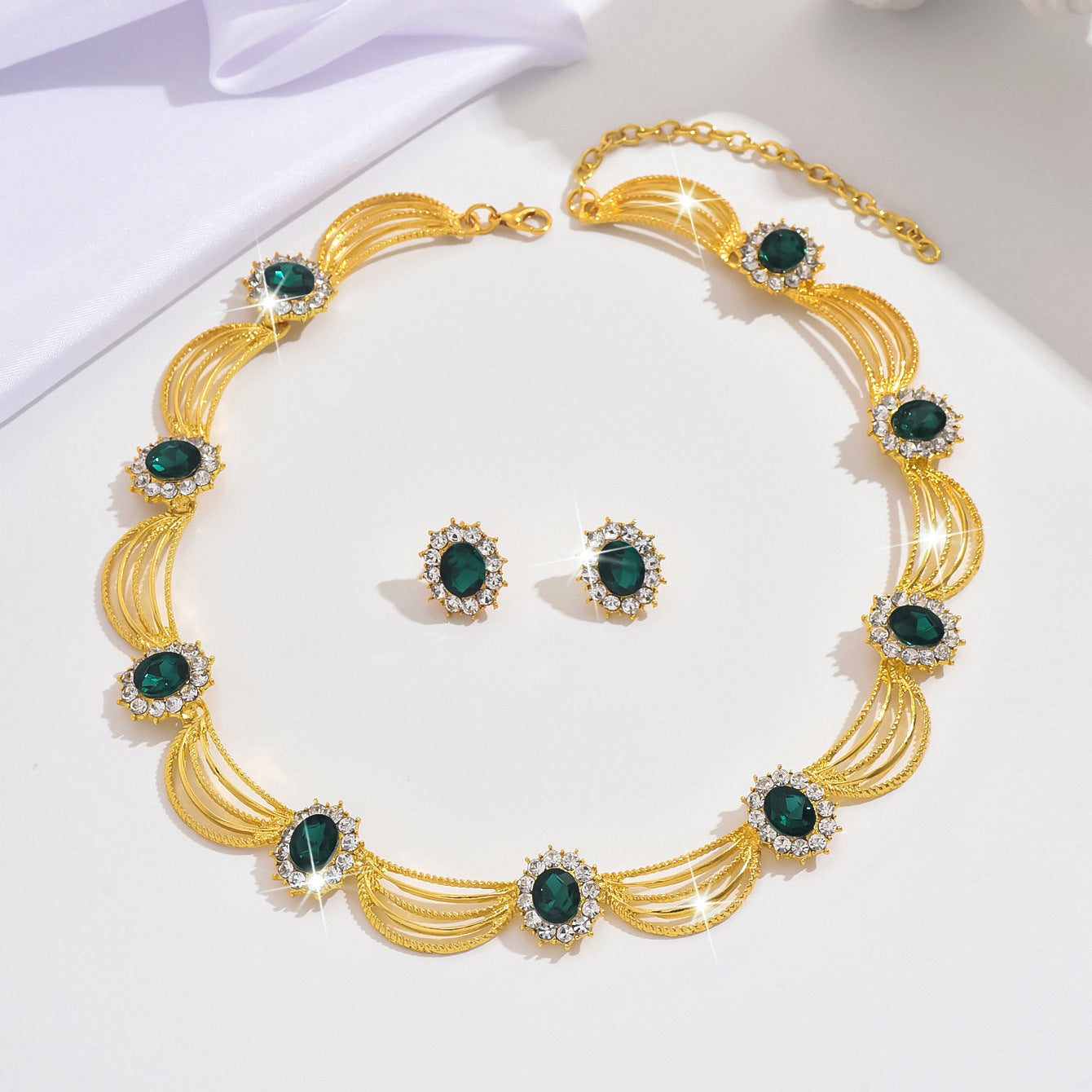 Luxurious Geometric Jewelry Set For Women Featuring Rhinestones And Alloy Material, 2 Pieces Set