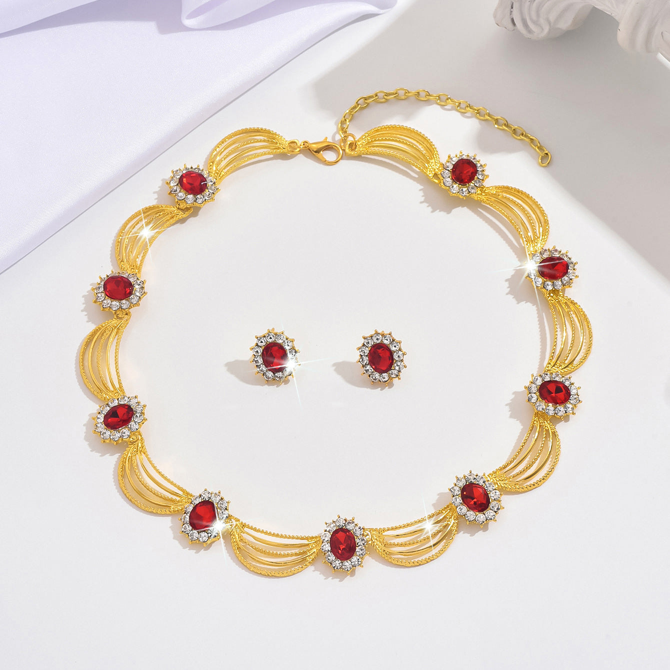 Luxurious Geometric Jewelry Set For Women Featuring Rhinestones And Alloy Material, 2 Pieces Set