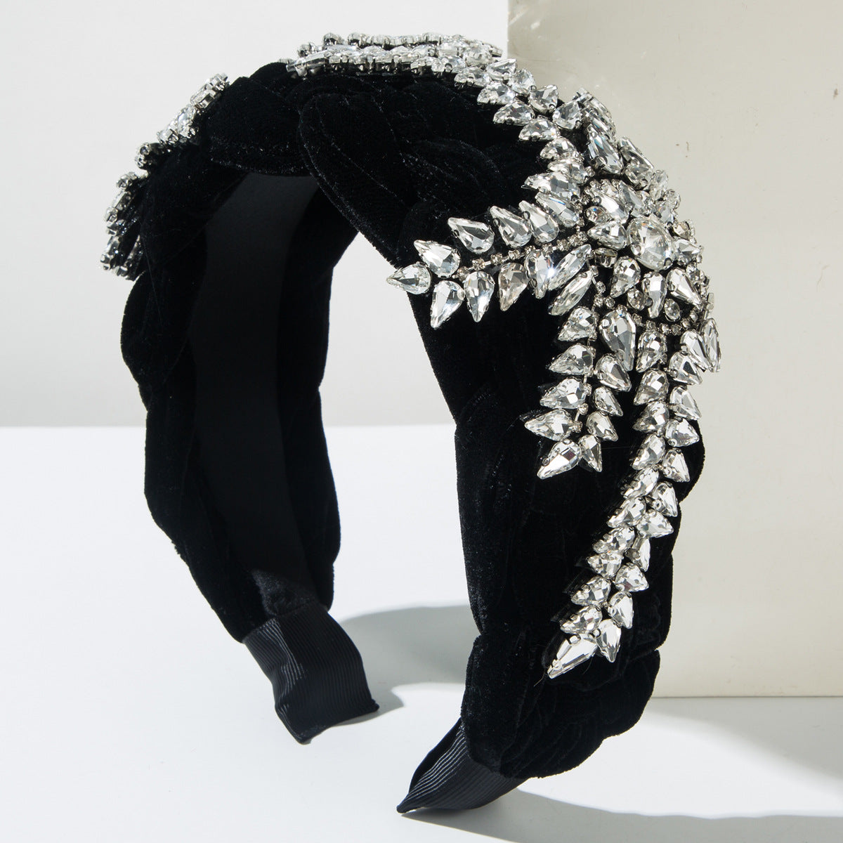 Baroque Style Twist Jewelry Headband For Women In Dyed Black Alloy With Rhinestones