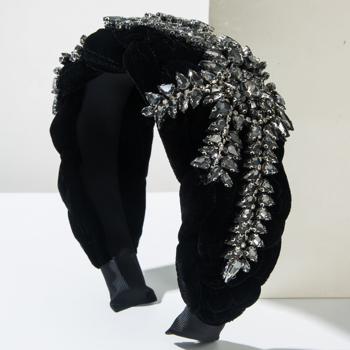 Baroque Style Twist Jewelry Headband For Women In Dyed Black Alloy With Rhinestones