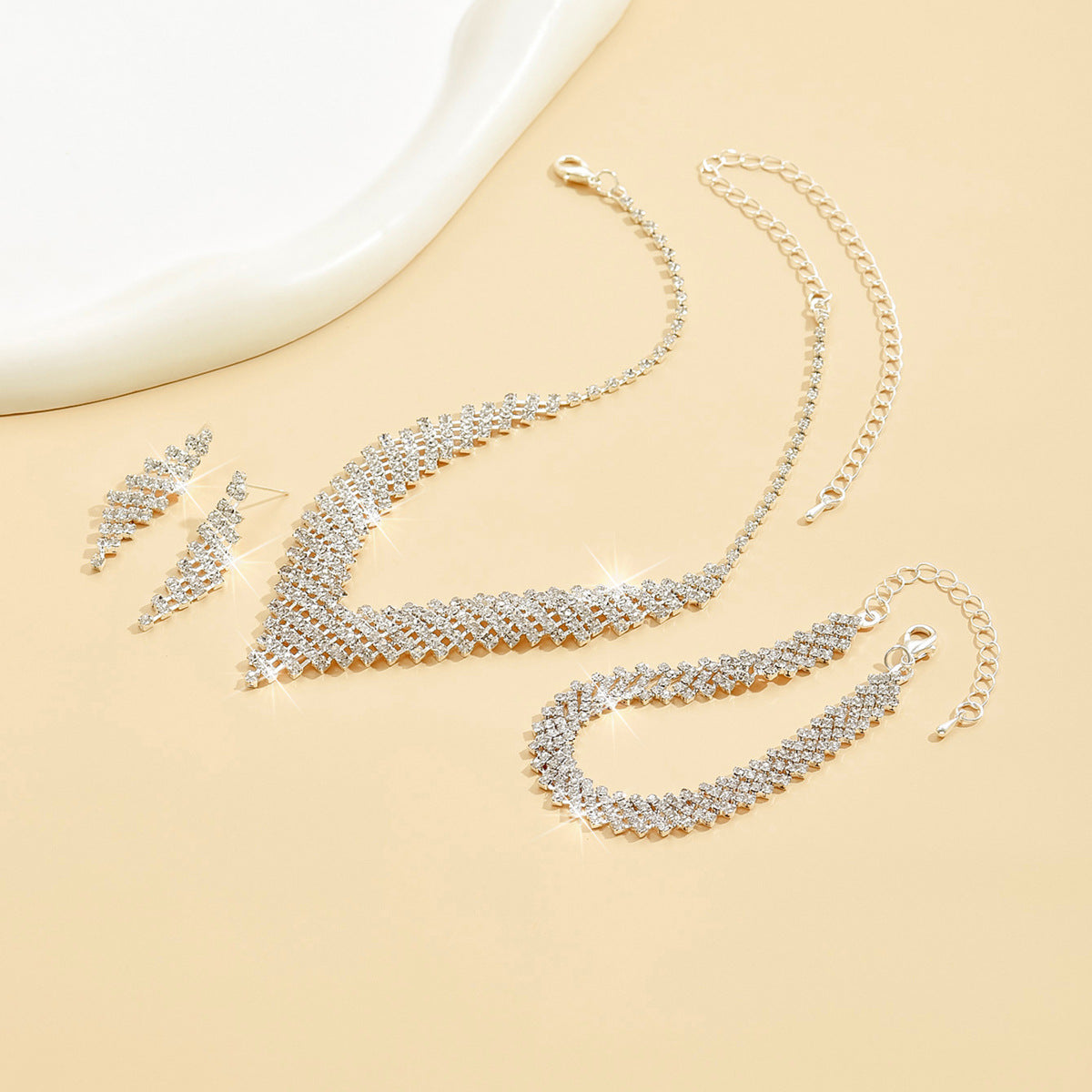 Luxurious Geometric Jewelry Set For Women In Copper With Rhinestones, 2 Pieces Set