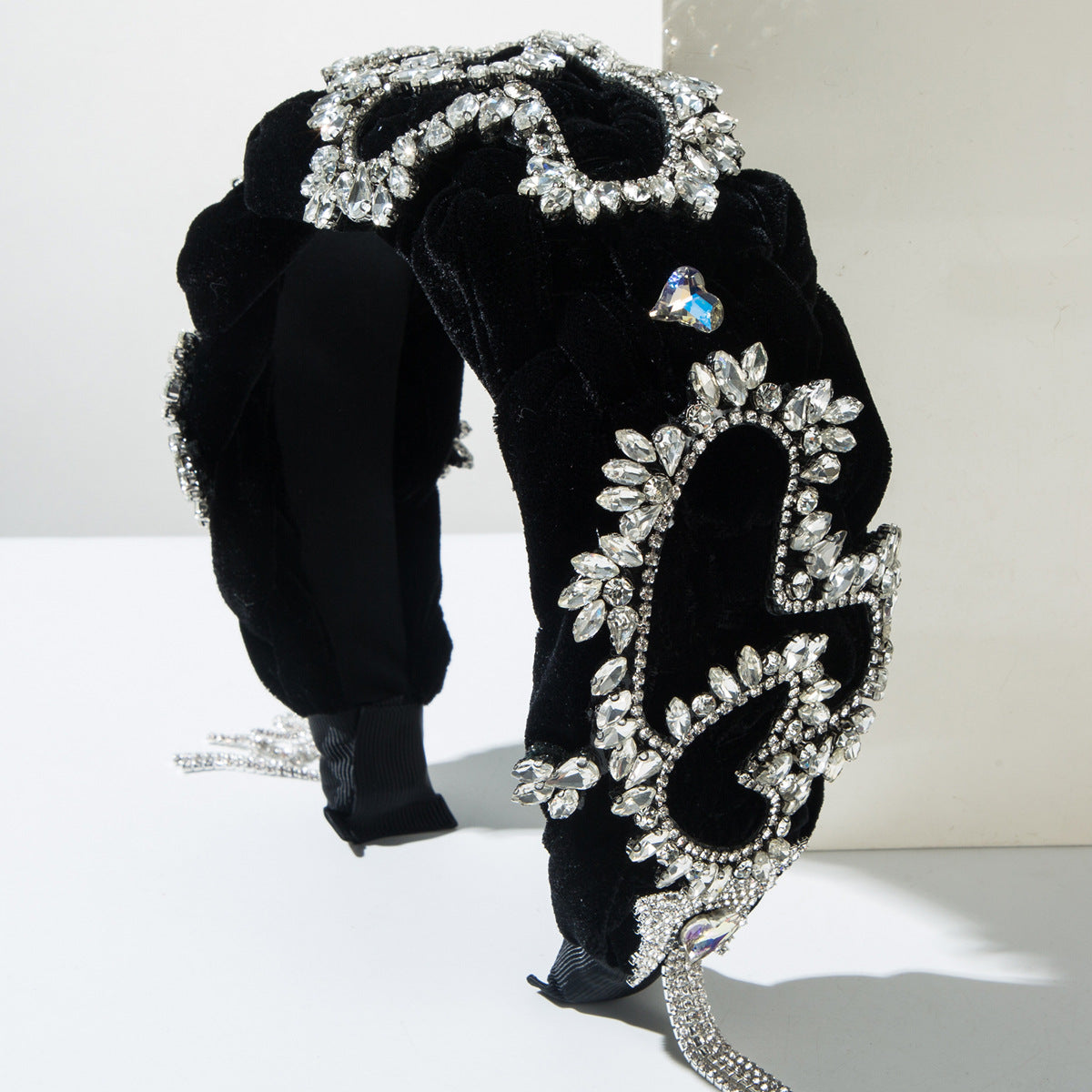 Heart Shape Jewelry Headband For Women In Dyed Black Alloy With Rhinestone Inlay