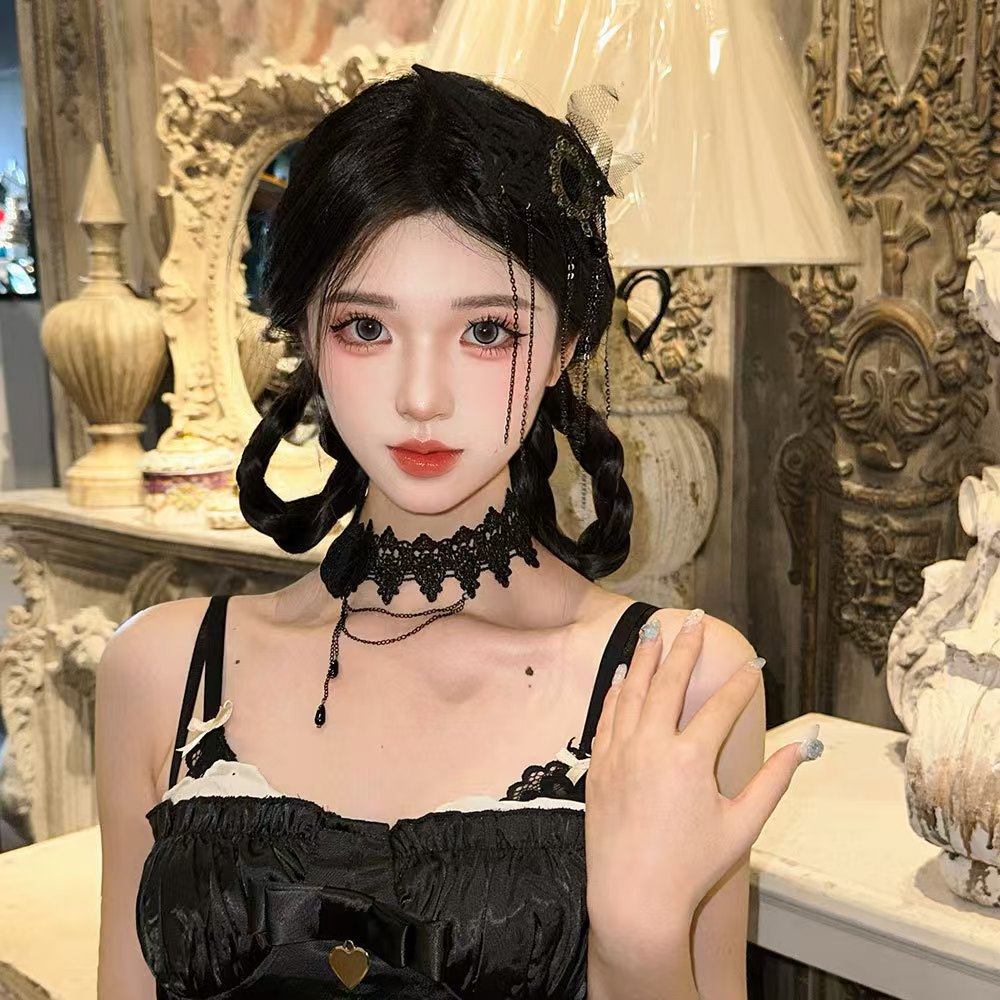 Ethnic Style Lace Choker Necklace For Women In Dyed Black Alloy With Electroplated Finish And Resin Pendant