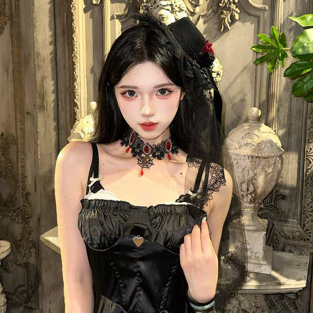 Ethnic Style Lace Choker Necklace For Women In Dyed Black Alloy With Electroplated Finish And Resin Pendant