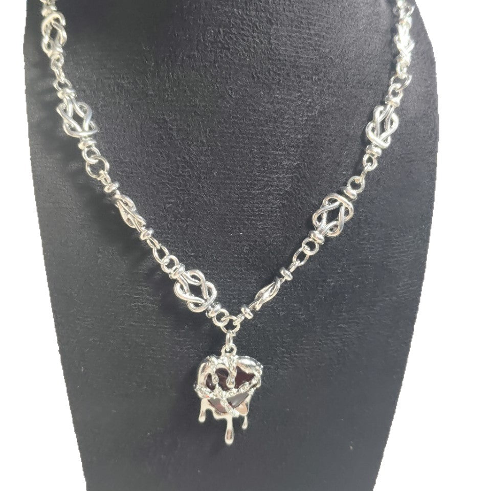 Heart Shape Punk Sweater Chain Necklace In Electroplated Zinc Alloy, Featuring Alloy Pendant, Unisex Design