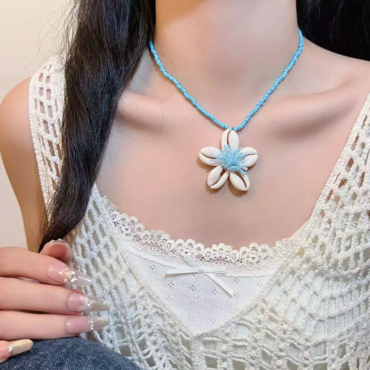 Marine Style Flowers Beaded Chain Necklace With Alloy Pendant For Women