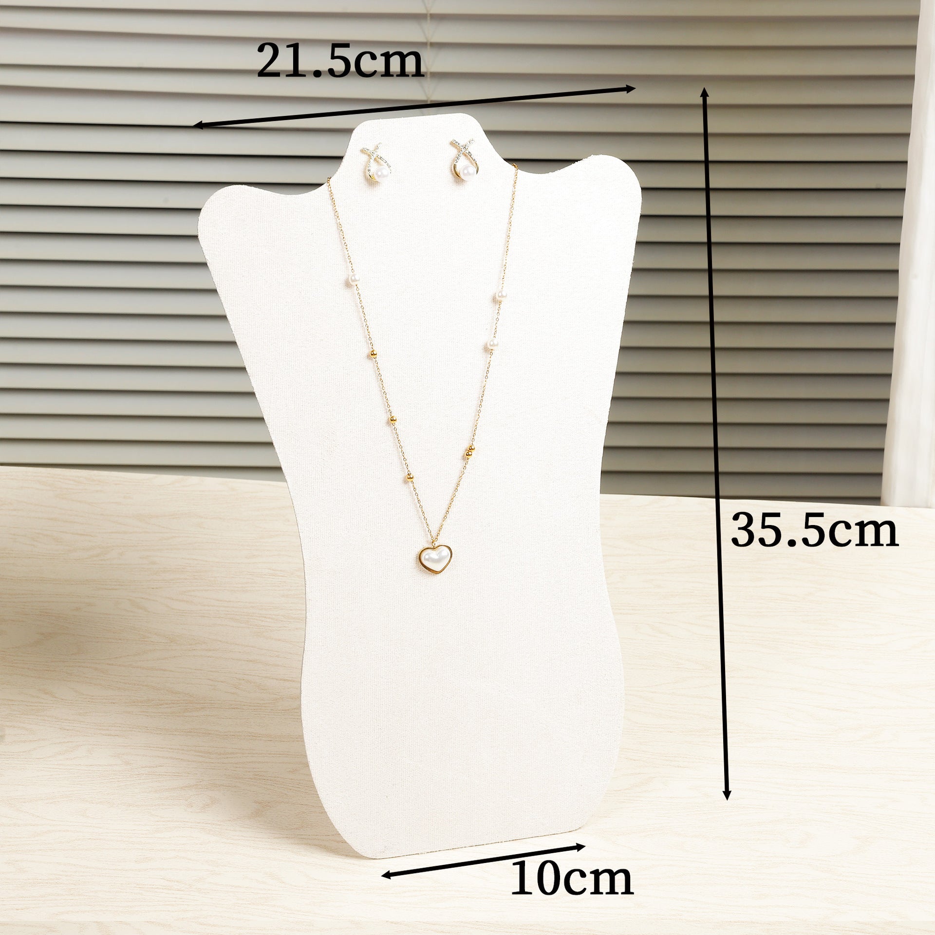 Casual Paper Jewelry Organizer In Dyed Black, Ideal For Storing Rings, Necklaces, And Earrings