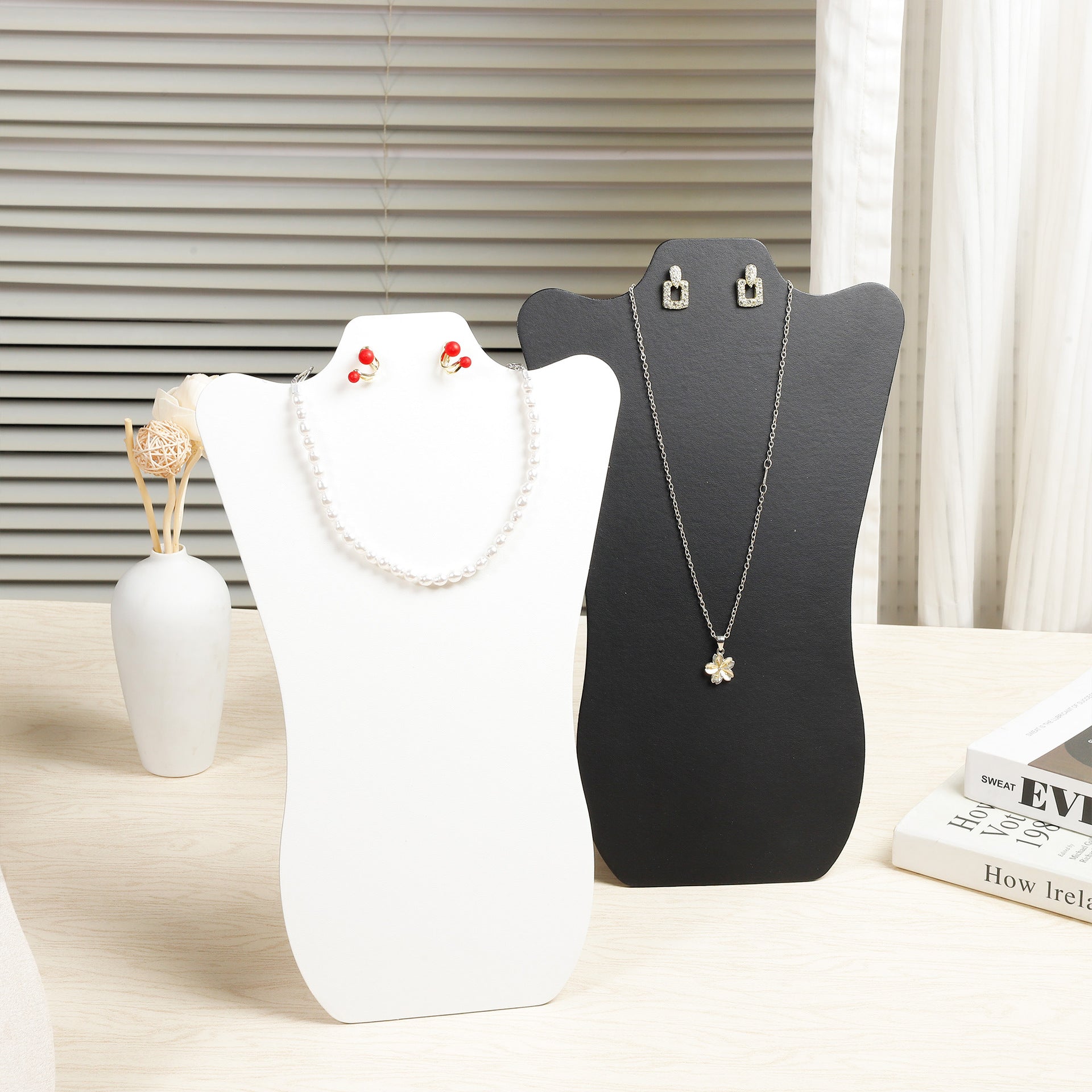 Casual Paper Jewelry Organizer In Dyed Black, Ideal For Storing Rings, Necklaces, And Earrings