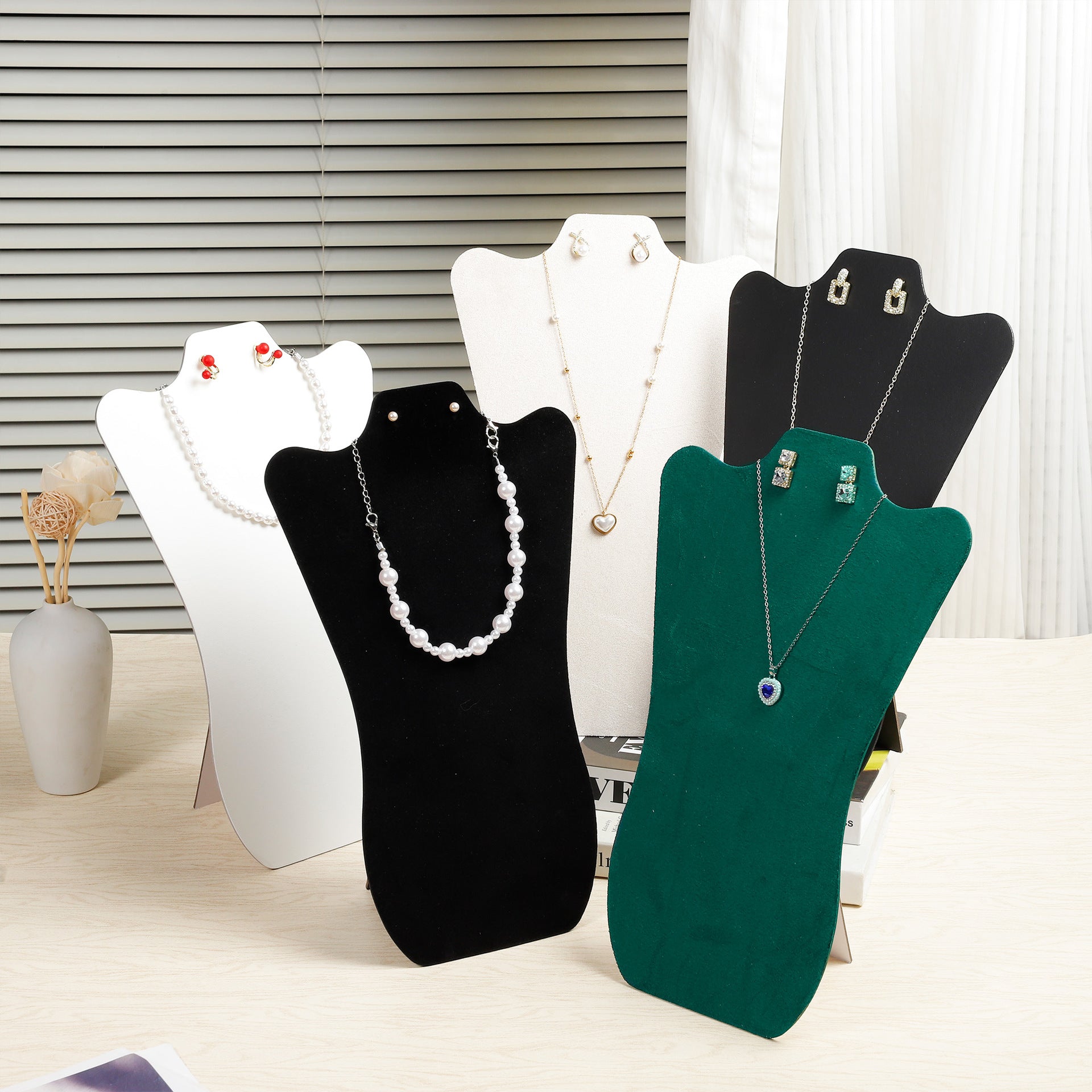 Casual Paper Jewelry Organizer In Dyed Black, Ideal For Storing Rings, Necklaces, And Earrings