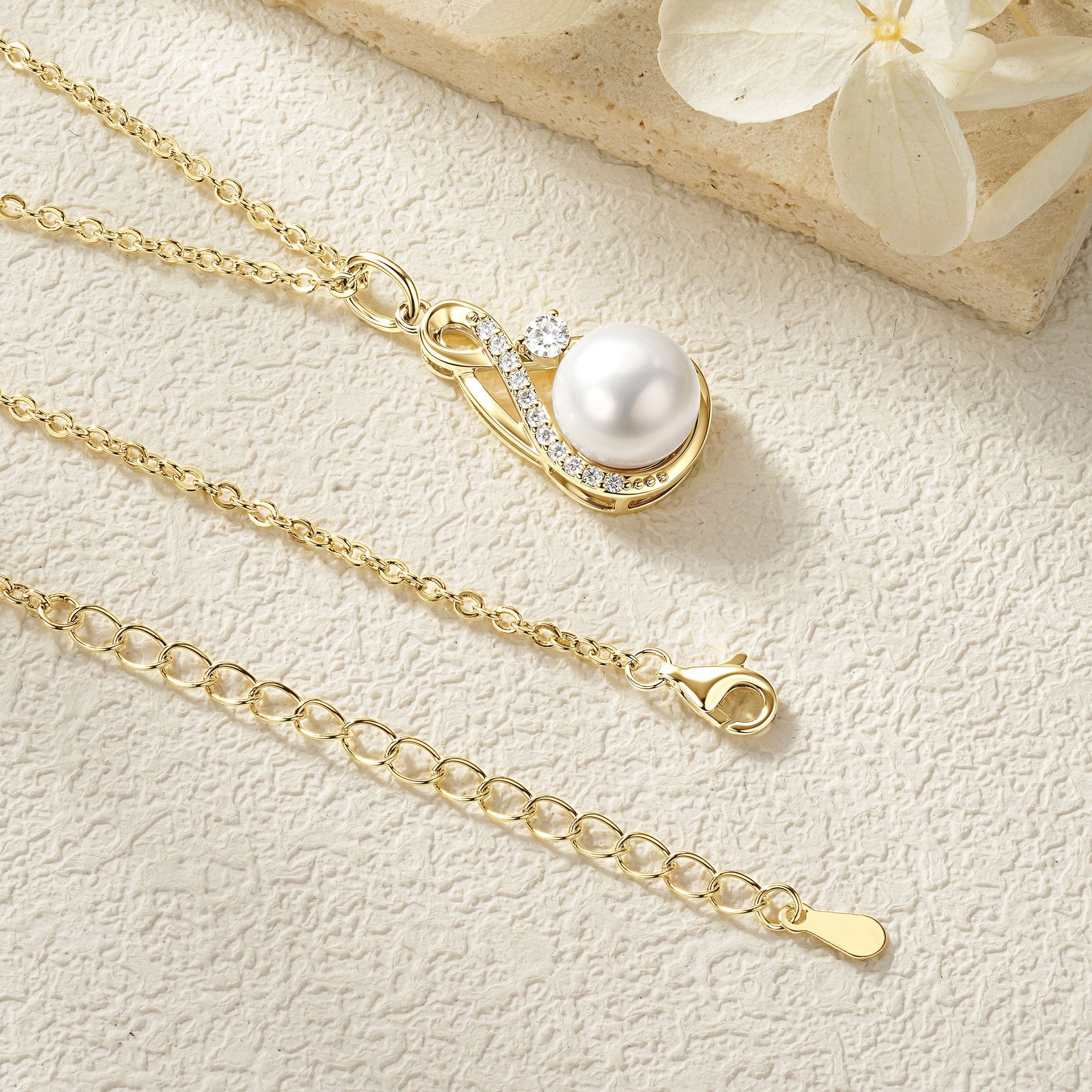 Elegant Pearl Pendant Necklace For Women With 9-10mm Freshwater Pearl In Copper And Cable Chain