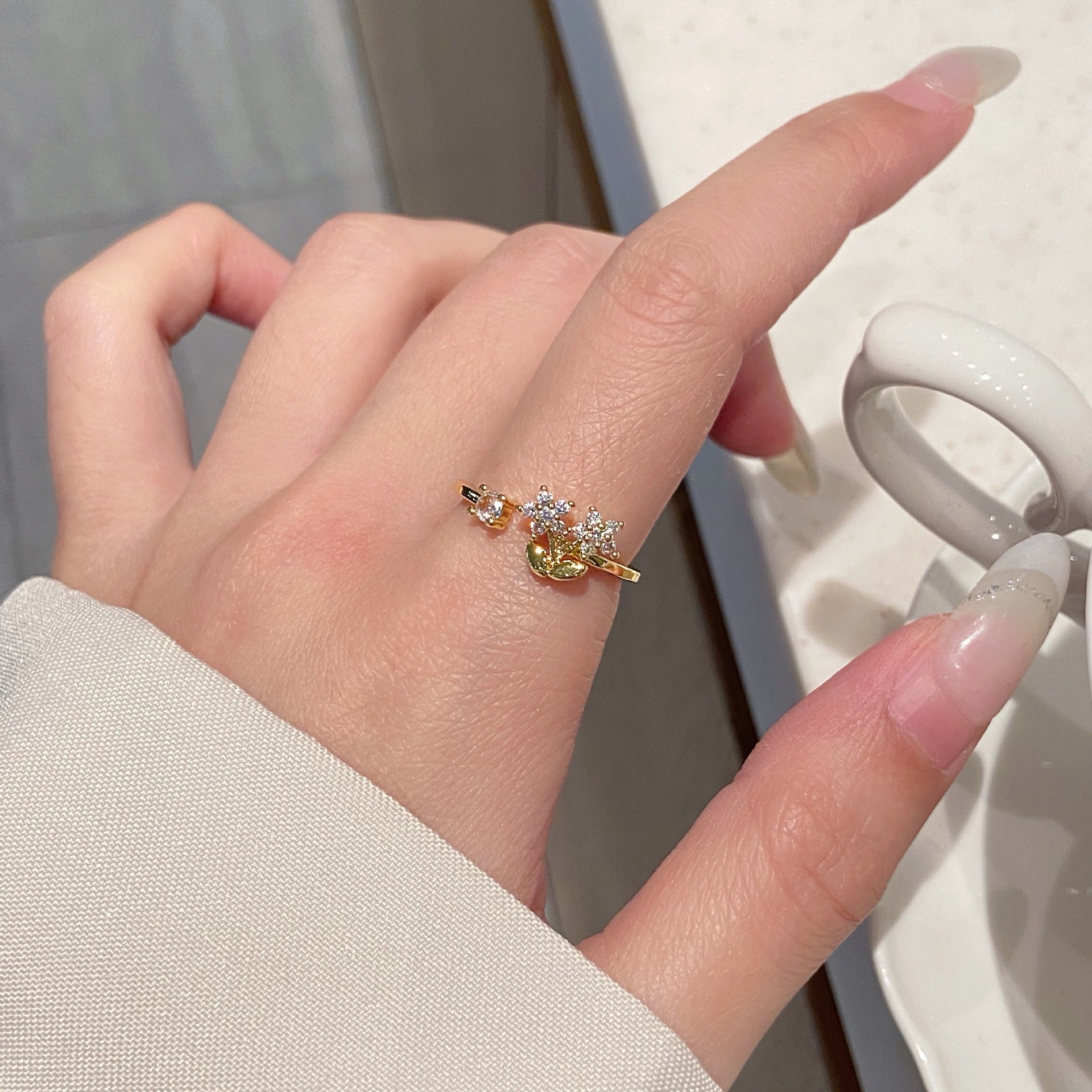 New Style Open Leaf Ring For Women In Electroplated Copper With Zircon Inlay